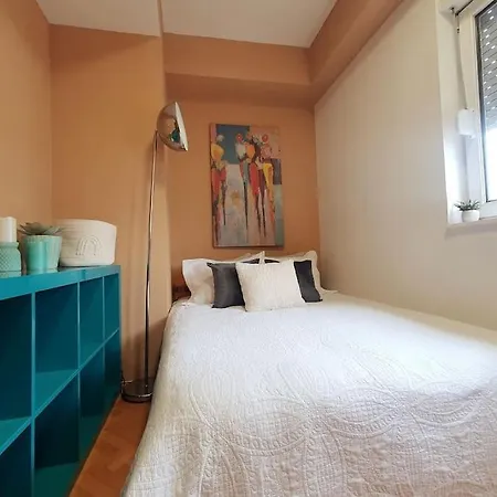 Station Apartment, Location In Appartement *